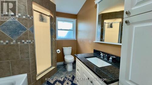 18 Mitchellview Road, Kawartha Lakes, ON - Indoor Photo Showing Bathroom