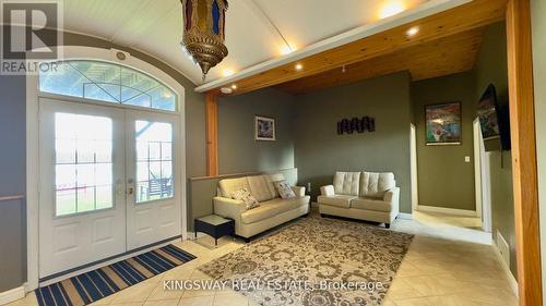 18 Mitchellview Road, Kawartha Lakes, ON - Indoor