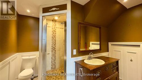 18 Mitchellview Road, Kawartha Lakes, ON - Indoor Photo Showing Bathroom