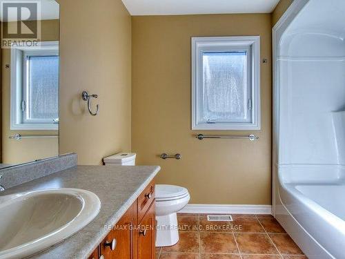 180 Drapers Street, Welland (Prince Charles), ON - Indoor Photo Showing Bathroom