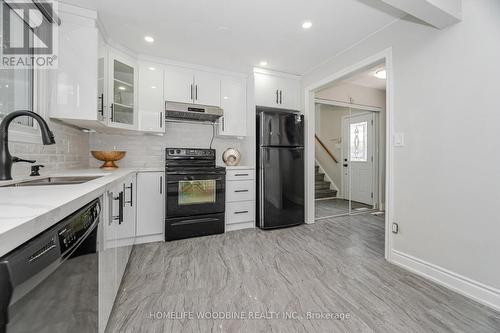 22 Highview Trail, Brampton, ON - Indoor Photo Showing Kitchen With Double Sink With Upgraded Kitchen