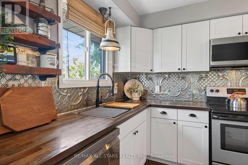 34 William Street, Kawartha Lakes (Bobcaygeon), ON - Indoor Photo Showing Kitchen