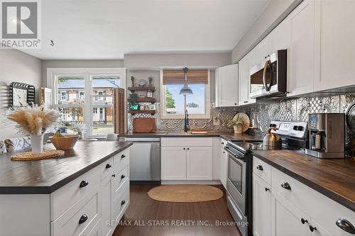 34 William Street, Kawartha Lakes (Bobcaygeon), ON - Indoor Photo Showing Kitchen