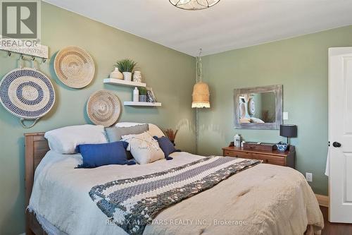 34 William Street, Kawartha Lakes (Bobcaygeon), ON - Indoor Photo Showing Bedroom