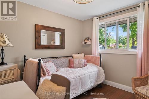 34 William Street, Kawartha Lakes (Bobcaygeon), ON - Indoor Photo Showing Bedroom