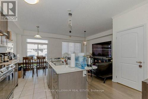 31 - 8273 Tulip Tree Drive, Niagara Falls, ON - Indoor Photo Showing Kitchen With Double Sink With Upgraded Kitchen