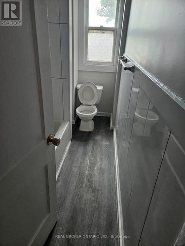 4 Piece Bath - 6 - 985 Main Street E, Hamilton, ON - Indoor Photo Showing Bathroom