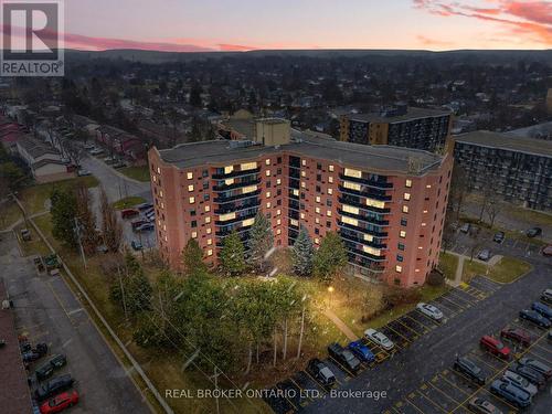 902 - 9 BONHEUR COURT  Brantford, ON N3P 1Z5