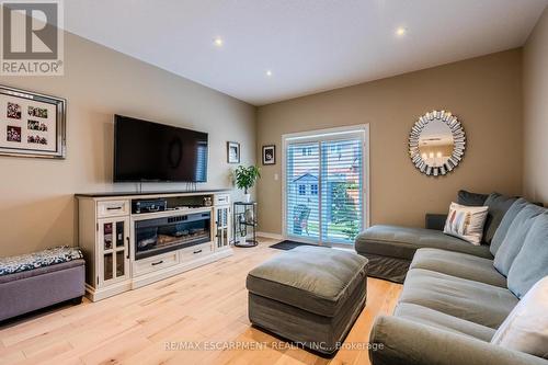 42 Cittadella Boulevard, Hamilton, ON - Indoor Photo Showing Living Room