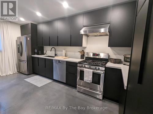 117 Glenlake Boulevard, Collingwood, ON - Indoor Photo Showing Kitchen With Stainless Steel Kitchen