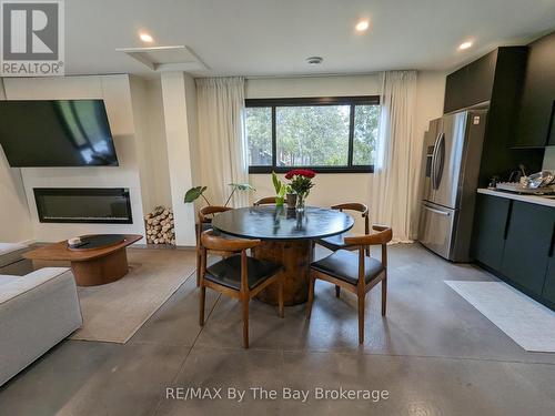 117 Glenlake Boulevard, Collingwood, ON - Indoor With Fireplace