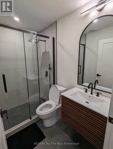 117 Glenlake Boulevard, Collingwood, ON - Indoor Photo Showing Bathroom