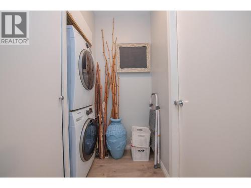3908 Pleasant Valley Road, Vernon, BC - Indoor Photo Showing Laundry Room