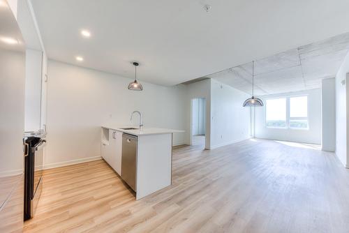 Cuisine - 712-515 Rue Des Marronniers, Candiac, QC - Indoor Photo Showing Kitchen