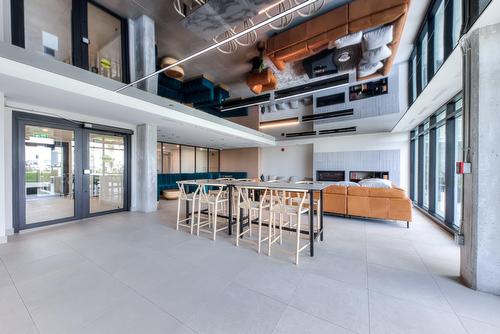 Salle communautaire - 712-515 Rue Des Marronniers, Candiac, QC - Indoor