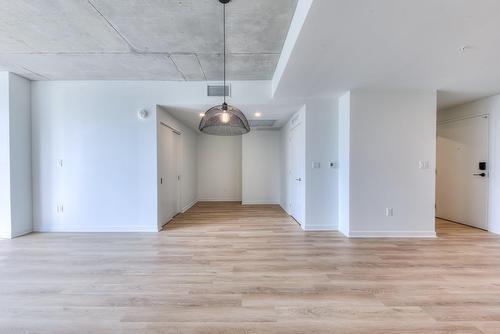 Salon - 712-515 Rue Des Marronniers, Candiac, QC - Indoor Photo Showing Other Room