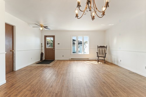 Logement - 117  - 121 Rue Dollard, Magog, QC - Indoor Photo Showing Other Room