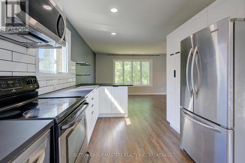 846 Sandringham Place, Kingston (North Of Taylor-Kidd Blvd), ON - Indoor Photo Showing Kitchen
