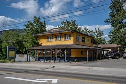1451 Columbia Avenue  Castlegar, BC V1N 1H8