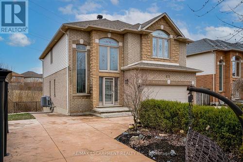 575 Stonehenge Drive, Hamilton, ON - Outdoor