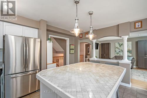 5586 Churchill Meadows Boulevard, Mississauga, ON - Indoor Photo Showing Kitchen