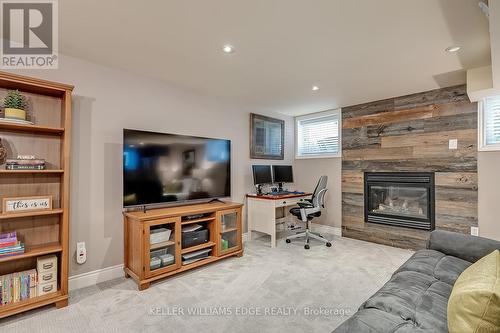5586 Churchill Meadows Boulevard, Mississauga, ON - Indoor Photo Showing Living Room With Fireplace