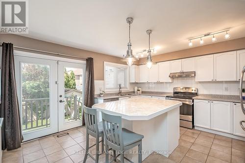 5586 Churchill Meadows Boulevard, Mississauga, ON - Indoor Photo Showing Kitchen With Double Sink With Upgraded Kitchen