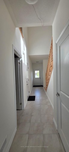 34 Hillcroft Way, Kawartha Lakes, ON - Indoor Photo Showing Other Room
