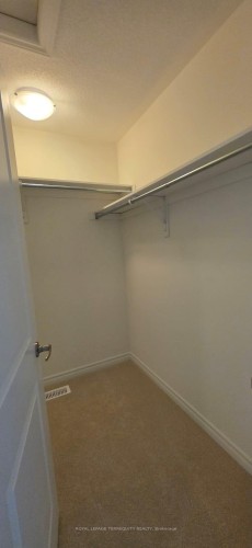 34 Hillcroft Way, Kawartha Lakes, ON - Indoor With Storage