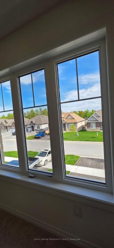 34 Hillcroft Way, Kawartha Lakes, ON - Indoor Photo Showing Other Room