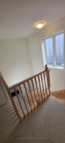 34 Hillcroft Way, Kawartha Lakes, ON - Indoor Photo Showing Other Room