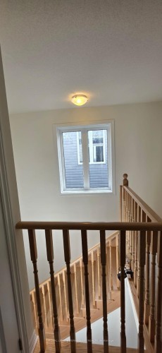 34 Hillcroft Way, Kawartha Lakes, ON - Indoor Photo Showing Other Room