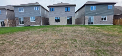 34 Hillcroft Way, Kawartha Lakes, ON - Outdoor With Exterior