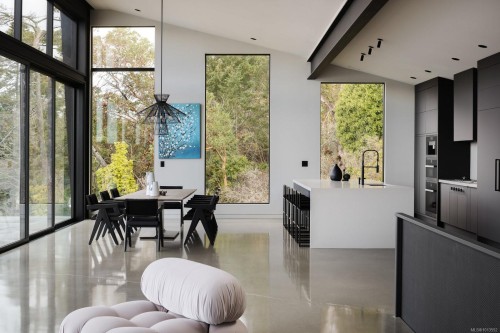 2701 Sea View Rd, Saanich, BC 