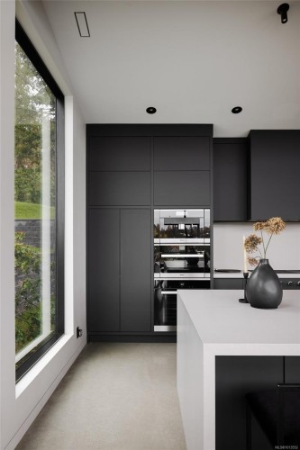 2701 Sea View Rd, Saanich, BC 