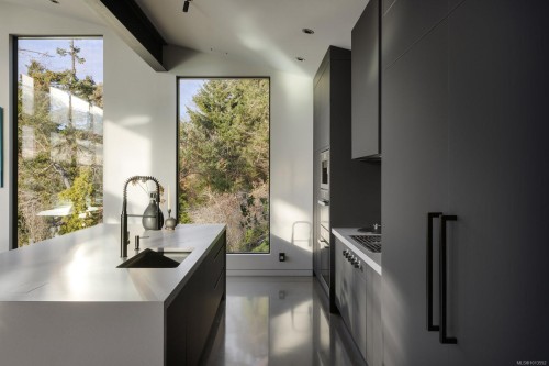 2701 Sea View Rd, Saanich, BC 