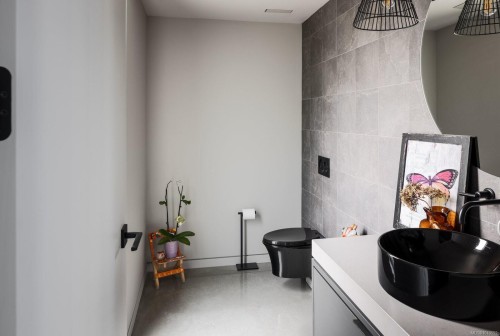 2701 Sea View Rd, Saanich, BC 