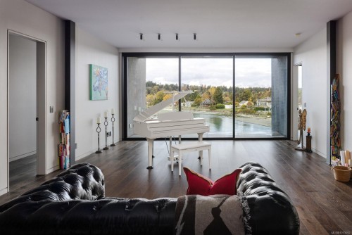 2701 Sea View Rd, Saanich, BC 