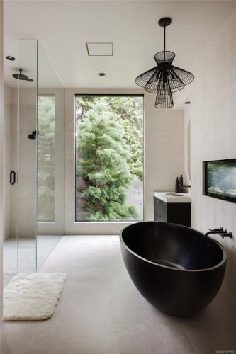 2701 Sea View Rd, Saanich, BC 