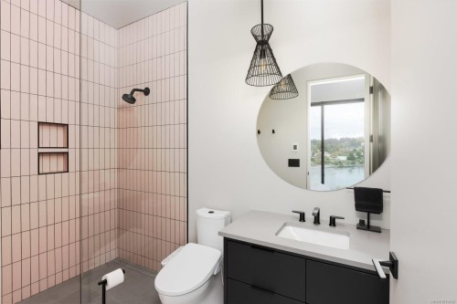 2701 Sea View Rd, Saanich, BC 