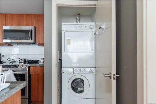 701-760 Johnson St, Victoria, BC - Indoor Photo Showing Laundry Room