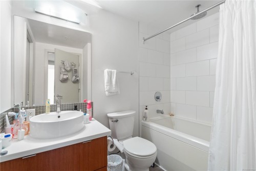 701-760 Johnson St, Victoria, BC - Indoor Photo Showing Bathroom