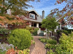 1974 Hovey Rd  Central Saanich, BC V8M 1V8