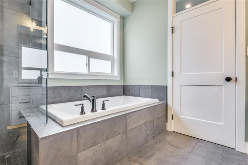 742 Salmonberry St, Campbell River, BC 