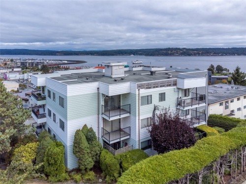 203-907 Cedar St  Campbell River, BC V9W 2W1