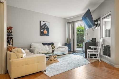 215-99 Chapel St  Nanaimo, BC V9R 5H3