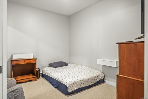 215-99 Chapel St, Nanaimo, BC - Indoor Photo Showing Bedroom