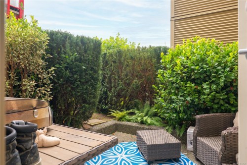 215-99 Chapel St, Nanaimo, BC - Outdoor With Deck Patio Veranda