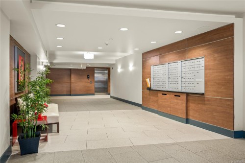 215-99 Chapel St, Nanaimo, BC - Indoor Photo Showing Other Room