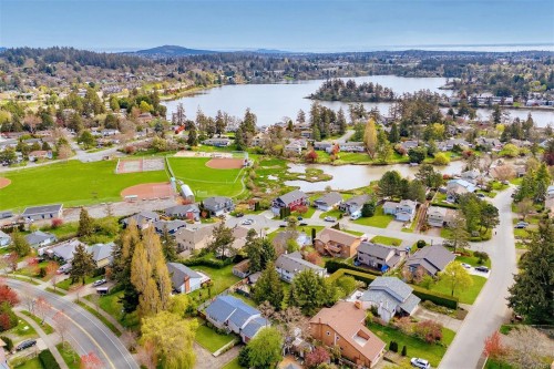 164 White Pine Rd, View Royal, BC 